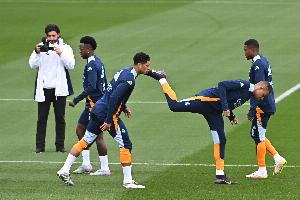 西媒：贝林和姆巴佩分别在伦敦和巴黎接受治疗，周四周五回马德里 - 资讯配图