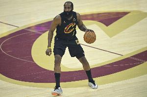 泰森:哈登就是即插即用 我们的工作就是围绕他的打法进行调整 - 资讯配图