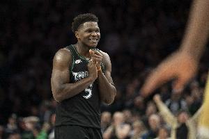 爱德华兹：我正处于生涯最快乐的时光 感觉到我们越来越团结 - 资讯配图