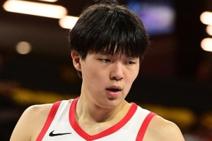 写错了？开拓者官媒将杨瀚森列为发展联盟双向球员 - 资讯配图