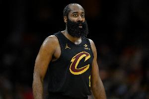 出场就有作用！哈登半场11中4拿到10分4板3助 开局连砍7分 - 资讯配图