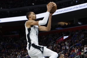 文班：当我们齐心协力、全力以赴时 我认为马刺是世上最好的球队 - 资讯配图