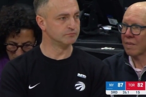 拉贾科维奇脸都绿了！英格拉姆持球慢悠悠 最终8秒未过半场失误 - 资讯配图