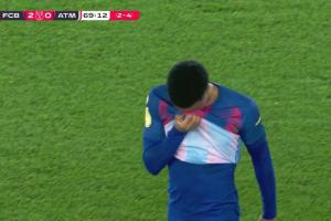 巴萨再伤一人!替补出场的巴尔德受伤主动示意换人 - 资讯配图