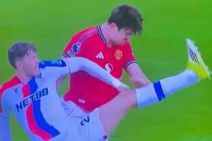 镜报:一向老实的马奎尔竟谎称被踢到头,这是公然欺骗应受到处罚 - 资讯配图