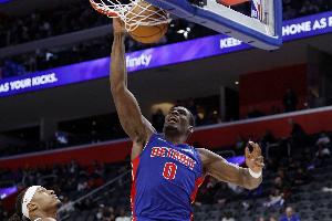 生龙活虎！杜伦半场5中3拿下9分4板1帽 3前场板 - 资讯配图