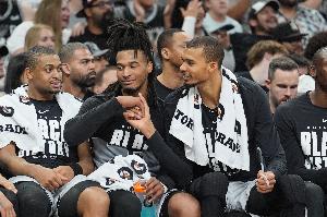 解说:马刺吃瘪之后的反弹非常恐怖 球队需要延续今天的状态 - 资讯配图