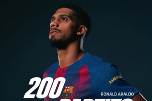 阿劳霍达成巴萨生涯200场里程碑，俱乐部官方社媒晒海报祝贺 - 资讯配图