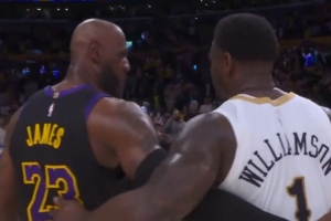 詹姆斯to锡安:去TMD 别听A·史密斯那些废话 - 资讯配图