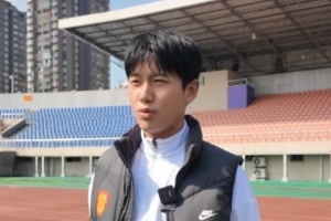 向余望：新赛季期待在更高舞台打出我们水平，目标能帮助到球队 - 资讯配图