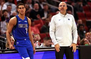 这都能输27分！独行侠罚球42中31&黄蜂仅19中13 独行侠多拿18分 - 资讯配图