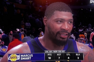 将背靠背打掘金&步行者!斯玛特:继续进步&继续改进 争取赢球 - 资讯配图