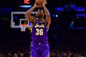 这签约太值了！斯玛特9中3得10分3板7助4断3帽 还有关键三分 - 资讯配图