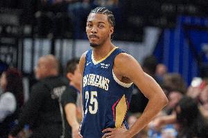 攻防在线但3犯规略多！墨菲半场13分钟拿11分3板2助2断 - 资讯配图