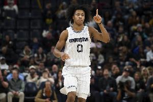 对飚上了!韦尔斯首节5中5&三分4中4砍14分 爱德华兹8中4回应12分 - 资讯配图