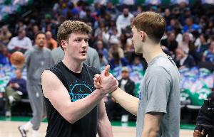 与弗拉格争最佳新秀?克尼佩尔:希望他尽快回归 想看他上场比赛 - 资讯配图