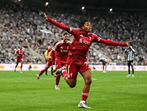 彭南特:斯洛特必须让恩古莫哈首发,每个球迷都能看出这一点 - 资讯配图