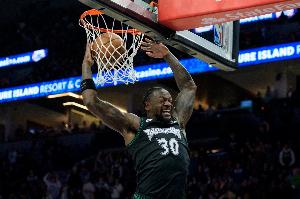 二当家水准！兰德尔15中7贡献23分11板4助 罚球12中9&下半场17分 - 资讯配图