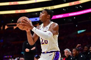 末节遭弃用!八村塁三分4中0拿2分 近5场比赛4场得分个位数 - 资讯配图