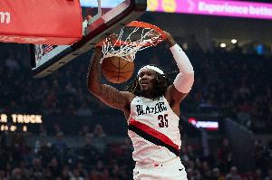 确实打得好!罗威替补13中9超高效砍下20分11板1断3帽 5前场板 - 资讯配图