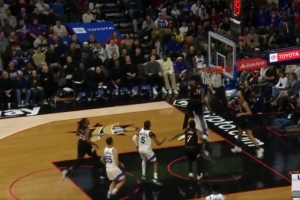 无处不在！博纳奋力追防 腾空暴起送科利尔遮天大帽 - 资讯配图