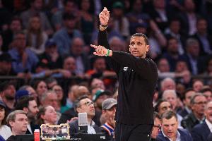 查尔斯·李:马祖拉和其教练组的职业态度敬业精神让他们变得特别 - 资讯配图