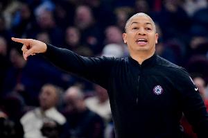 别人笑我太疯癫！卢在6-21时曾设35胜20负目标 快船随后24胜10负 - 资讯配图