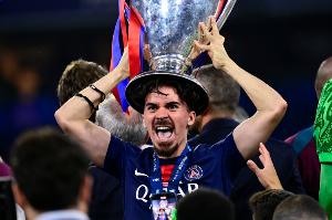 维蒂尼亚:现不考虑去皇马或沙特 佩德里、内维斯、B费前三我第四 - 资讯配图