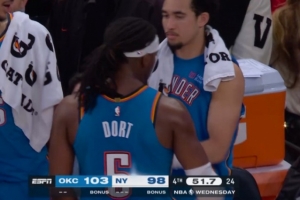 也毕业了！多特突破被布伦森造进攻犯规 个人犯满离场 - 资讯配图