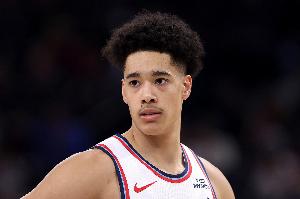 无处不在！尼德豪泽防守端送大帽 进攻端连续吃饼暴扣 - 资讯配图