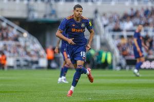 奔袭破门！奥苏拉对阵曼联创造本赛季英超前锋最高速度纪录 - 资讯配图