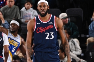 卢:以赛亚·杰克逊防守活跃&有3帽 他在战术执行方面还需努力 - 资讯配图