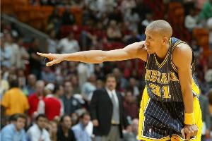 米勒：皮蓬防守比乔丹好 我在乔丹防守下打出高光 但皮蓬防住了我 - 资讯配图