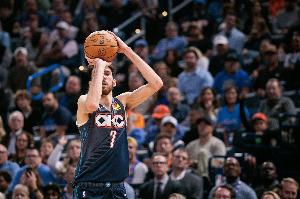 切特甩进6记三分!戴格诺特:他投篮准备很充分 战术运转流畅 - 资讯配图