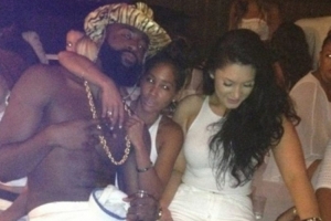 老鹰致敬夜店？米勒：我从未在那撒过币 店里可能挂着哈登的球衣 - 资讯配图