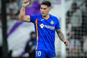 赫塔费前锋:皇马赛前会展示欧冠奖杯,我一眼都没看,赢了后才看 - 资讯配图