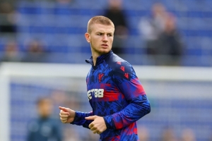 布朗：曼联应该买亚当·沃顿，他与梅努能组成顶级中场组合 - 资讯配图