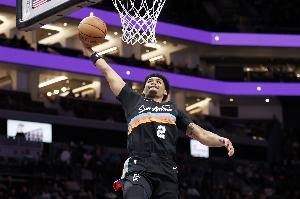 帕森斯：哈珀在马刺影响其获ROTY的机会 若在烂队他数据会更好 - 资讯配图