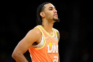 杰伦·泰森本赛季防守数据:坎宁安18中5 马克西14中4 穆雷7中1 - 资讯配图