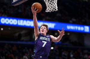 北伐!黄蜂背靠背第二战9胜4负 限制对手得分低于100分15胜2负 - 资讯配图