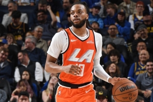 卢：上一场对手一开始就夹击加兰 这影响了他早期的节奏 - 资讯配图