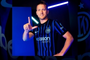 出战7场打进2球，泽林斯基当选国米2月最佳球员 - 资讯配图