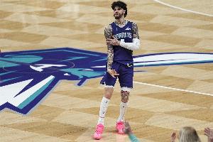 不得了哦!黄蜂近19战16胜 连续6场至少赢15+比肩17-18赛季勇士 - 资讯配图