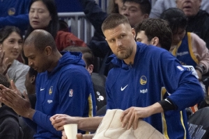 邓利维:用库明加换回波尔津吉斯这个级别的球员 这笔交易很合理 - 资讯配图