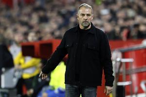 每体:应对边后卫人员短缺,弗里克征召两小将埃斯帕特和帕西菲科 - 资讯配图