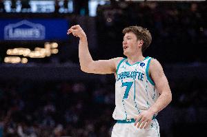 真的不一样了！黄蜂力克绿军豪取6连胜 为联盟现有最长纪录 - 资讯配图