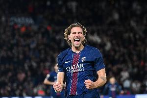 6300万欧中卫!队报:扎巴尔尼近3场表现出色 但尚未完全证明自己 - 资讯配图