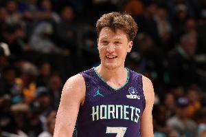 专打硬仗!黄蜂客场豪取10连胜 期间大胜绿军29分 血虐掘金23分 - 资讯配图