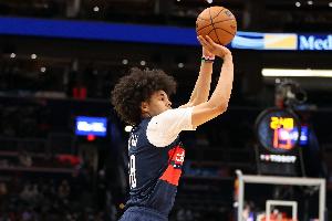 奇才官方：凯肖恩·乔治遭左肘尺侧副韧带部分撕裂 3周后重新评估 - 资讯配图