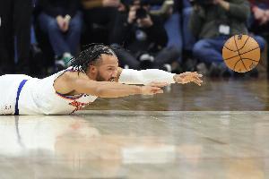 亚历山大：我们只能尽力给布伦森制造麻烦 这说起来容易做起来难 - 资讯配图